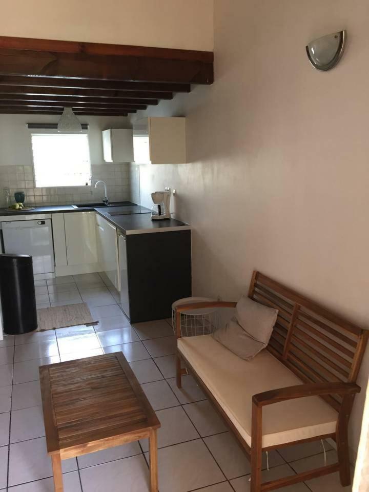 T2 Tropical En Bord De Piscine A 100M De La Mer Apartment Ле Карбе Екстериор снимка